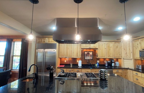 Bozeman Casa | Spacious 5-bedroom house in beautiful Belgrade with WiFi