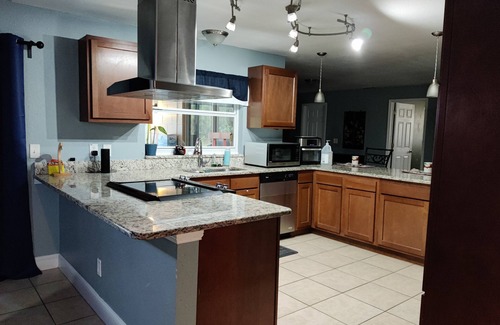 Longwood Casa | Spacious 5-bedroom house with WiFi, AC in charming Longwood