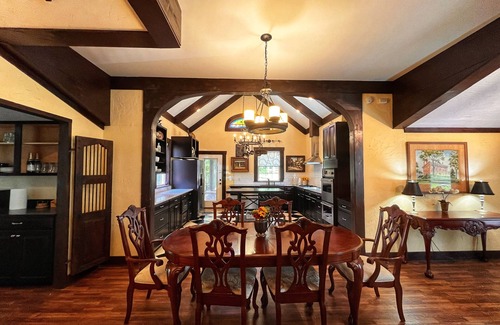 Perry Casa | Spacious 5-bedroom luxury barn in welcoming Perry Georgia