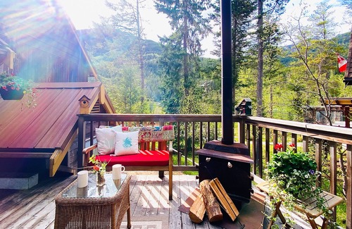 East Kootenay Casa | Spacious 5 bedroom Panorama Mountain Retreat !