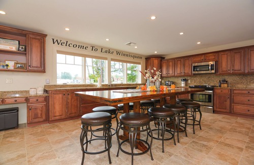Lochmere Casa | Spacious 5-bedroom retreat on Lake Winnisquam
