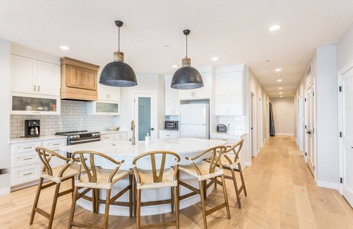 Arnolds Park Condominio | Spacious 5-bedroom condo in the delightful Stillwater building East Lake Okoboji