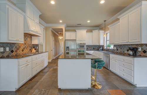 Prairieville Casa | Spacious 5-bedroom house with WiFi, Fireplace in superb Prairieville