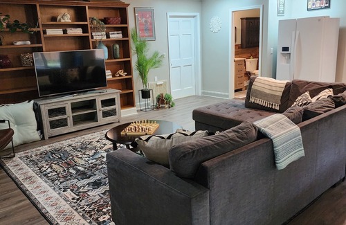 Royal Pines Casa | Spacious 5-bedroom house in South Asheville/Arden 4500sqft of fun, sleeps 10+