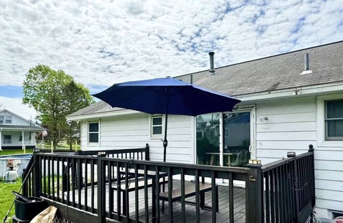 Rotterdam Casa | Spacious 5-bedroom house with WiFi and AC in enjoyable Schenectady.