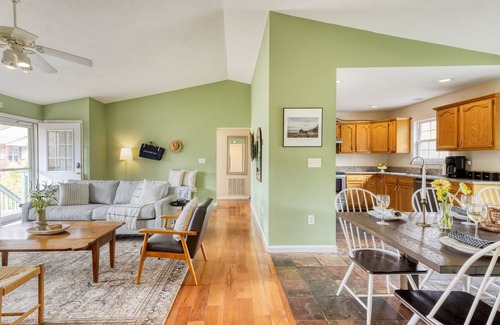 Weaverville Casa | Spacious 5-bedroom house w Mountain Views!