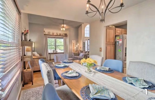 Lamar Heights Area Casa | Spacious 5-bedroom house with WiFi, AC in charming lake community in Westminster