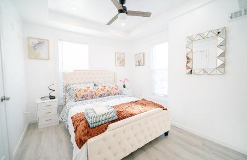 Washington Casa | Spacious 5 Bedroom Washington DC Home Near Metro with Free Parking