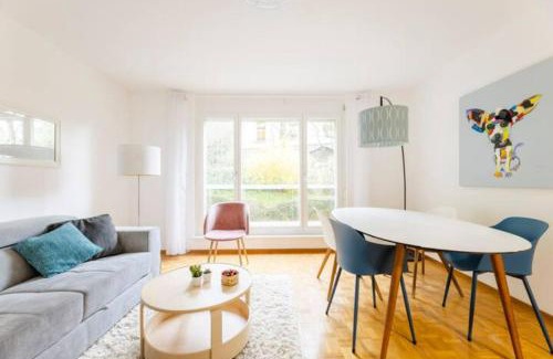 Lausanne Apartamento | Spacious 52 sqm Cozy Flat - Free Parking - 10 min to Lausanne Old Town