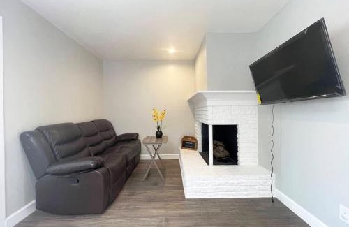 Excelsior Casa | Spacious 5B 2 5ba House 4 Free Driveway parking