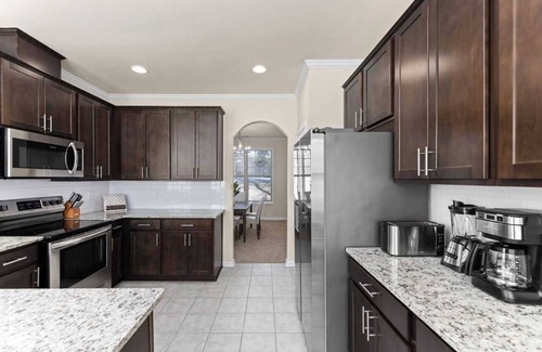 Norcross Casa | Spacious 5B3B｜Lush Backyard｜Garage & Street Parking｜Newly Renovated #41985