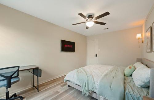 Humble Casa | Spacious 5BR Home near IAH airport - Sleeps 16