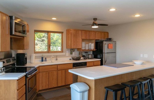 Manistee Casa | Bellavita: Casa de 5 pisos y 5 dormitorios en el lago Michigan (para 17 personas)