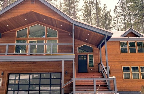 Black Bart Casa | Spacious 6-bedroom Newer house in lovely South Lake Tahoe 30 day stays or longer