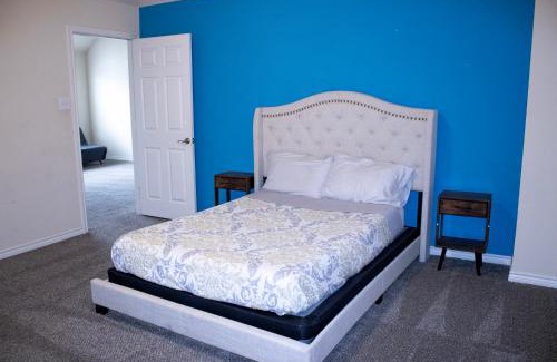 Little Elm Villa | Spacious 6 bedroom Home - Gym - Office - Games - Near PGA Frisco & Universal kids