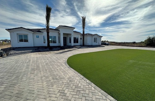 Buckeye Casa | Spacious 6-bedroom house with AC, Large pool charming Buckeye