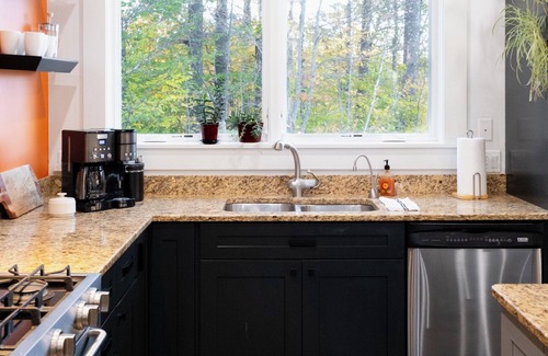 Johnson Casa | Spacious 6-bedroom house centrally located to Stowe, Smuggler's Notch & Jay Peak