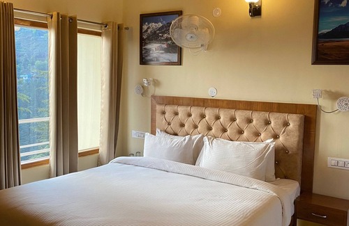 Chharabra Cabina | Spacious 6-bedroom lodge in fantastic Shimla Forest Sanctuary