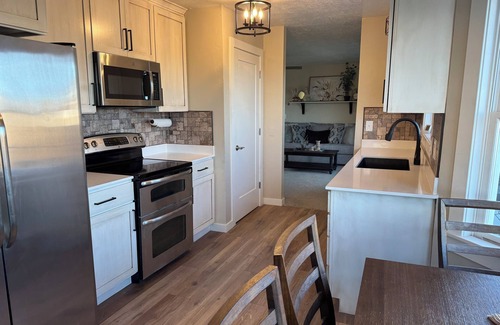 Sweetwater Casa | Spacious 6-bedroom house with AC, WiFi, Hot Tub and Ideal Beach Pass