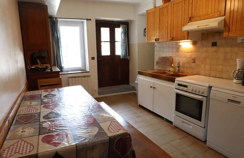 Areches Apartamento | Apartamento acogedor para 6 personas con balcón soleado y local para esquís