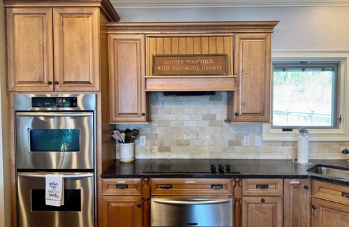 Shady Bay Casa | Spacious 6BD 4BA Lakehouse. Sleeps 17. Views. Dock. Paddleboards. Screened Porch