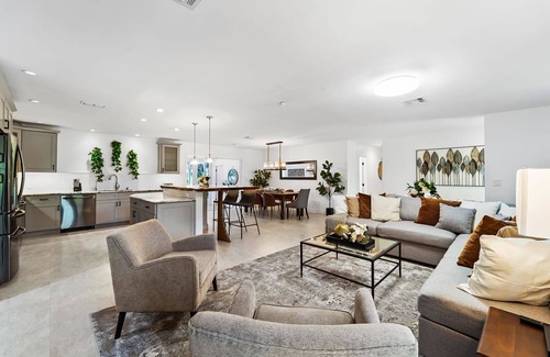 Davie Casa | Spacious 6BR w/ POOL & Tons of Games