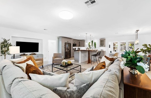 Davie Casa | Spacious 6BR w/ POOL & Tons of Games