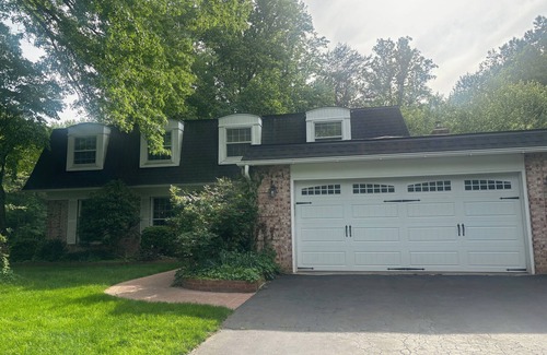 McLean Casa | Spacious 7-bedroom house in marvelous McLean for long term rental