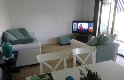 Cannes La Bocca Apartamento | Spacious 70 m flat with Balcony and sea view!