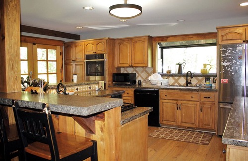 Tahoe Pines Casa | Spacious 8-bedroom, 6.5 bath mountain home in beautiful Tahoe Pines.