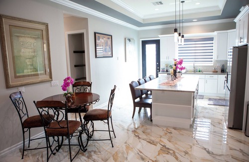 Midway City Casa | Spacious 8-bedroom house Near Disney and Knott's