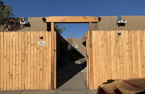 Southside Apartamento | Spacious 950 sq ft 2 BR 1.7BA w/yard (Remodeled)