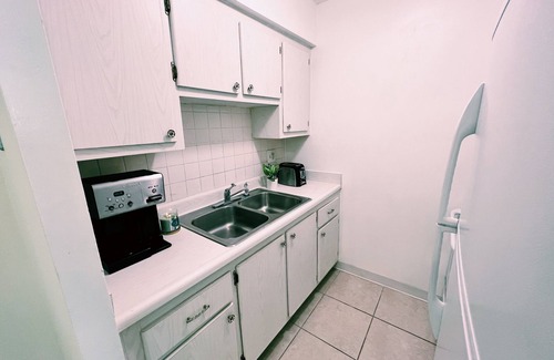 Jensen Beach Apartamento | Spacious & affordable 1 Bedroom APT W/ Pool - Close to downtown and The Beach