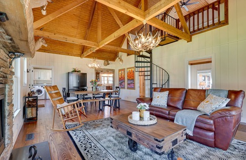 Crane Hill Cabina | Spacious Alabama Retreat - Deck, Grill & Fire Pit!
