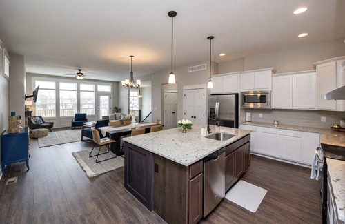 Urbandale Casa | Spacious and clean 4-bedroom townhome in Urbandale with fitness room, WiFi