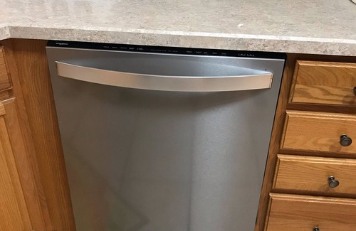 Rochester Casa | Casa espaciosa y limpia cerca del aeropuerto, teatro y centro comercial.