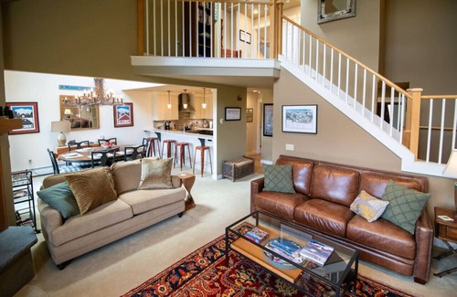 Ludlow Casa | Spacious and Close to Ski Lifts Family Friendly Condo at Solitude on Okemo