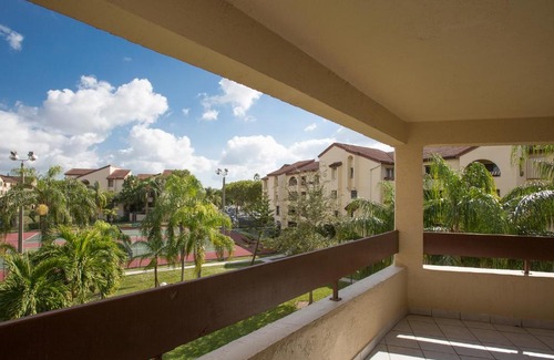 The Crossings Apartamento | Spacious and Comfortable 2BD/2BT Apartment in Kendall