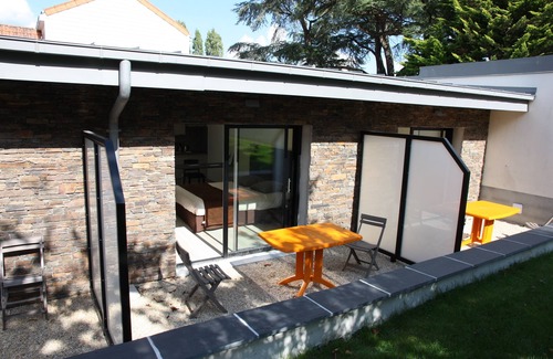 Pont Rousseau Apartamento | Spacious and comfortable studio with private terrace