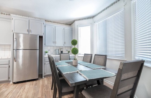 Southwestern Sacramento Casa | Spacious and cozy home near Downtown