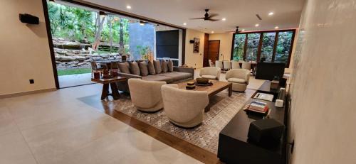 Playacar Villa | Spacious and luxurious villa with 4 bedrooms, swimming pool, tennis court, and beach within walking distance