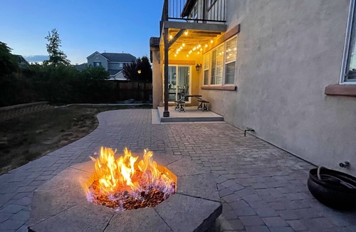 Sparks Casa | Spacious and Modern 4 bed 2.5 bath home, 3000 sq feet home for Monthly Rental