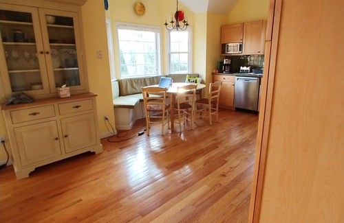 Woods Hole Casa | Spacious and Modern Woods Hole Retreat