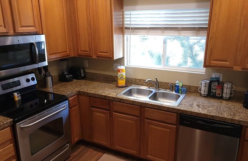 Highlands Ranch Condominio | Spacious and Private 2-bedroom, 2-bathroom condo with a private 1-car garage.