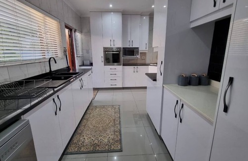 Umhlanga Casa | Spacious and secure modern home with exquisite views