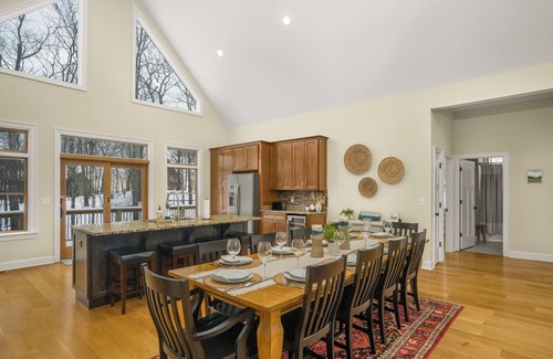 Treeloft Casa | Spacious and Updated Home in Wintergreen