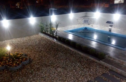 Ubatuba Casa | Casa espaciosa y muy cómoda con una espectacular piscina y televisión por cable.