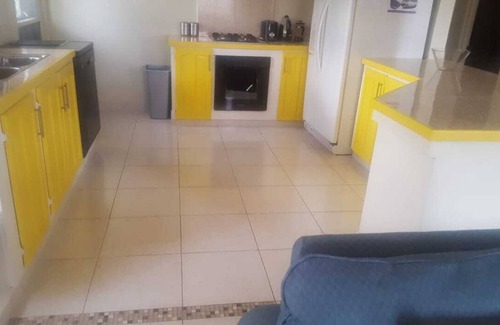 Blue Waters Apartamento | Spacious apartment & lovely pool 5mins walk to beach. 5* TripAdvisor 50 reviews
