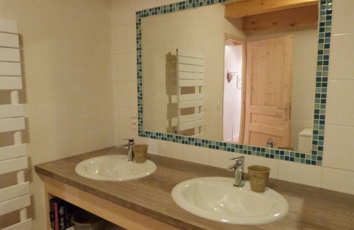 Crest-Voland Casa | Amplio apartamento toda comodidad en chalet. Ambiente acogedor y cálido.