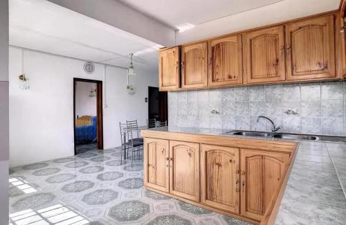 Calodyne Apartamento | Spacious Apartment in Calodyne with Enclosed Garden